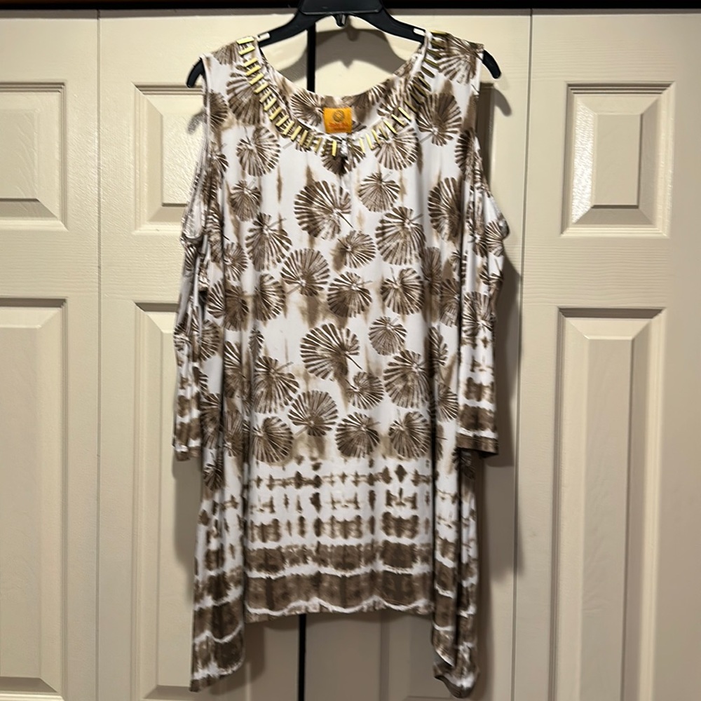 Ruby Rd Women. Plus size womens 2x with open shoulder. 3/4 sleeve